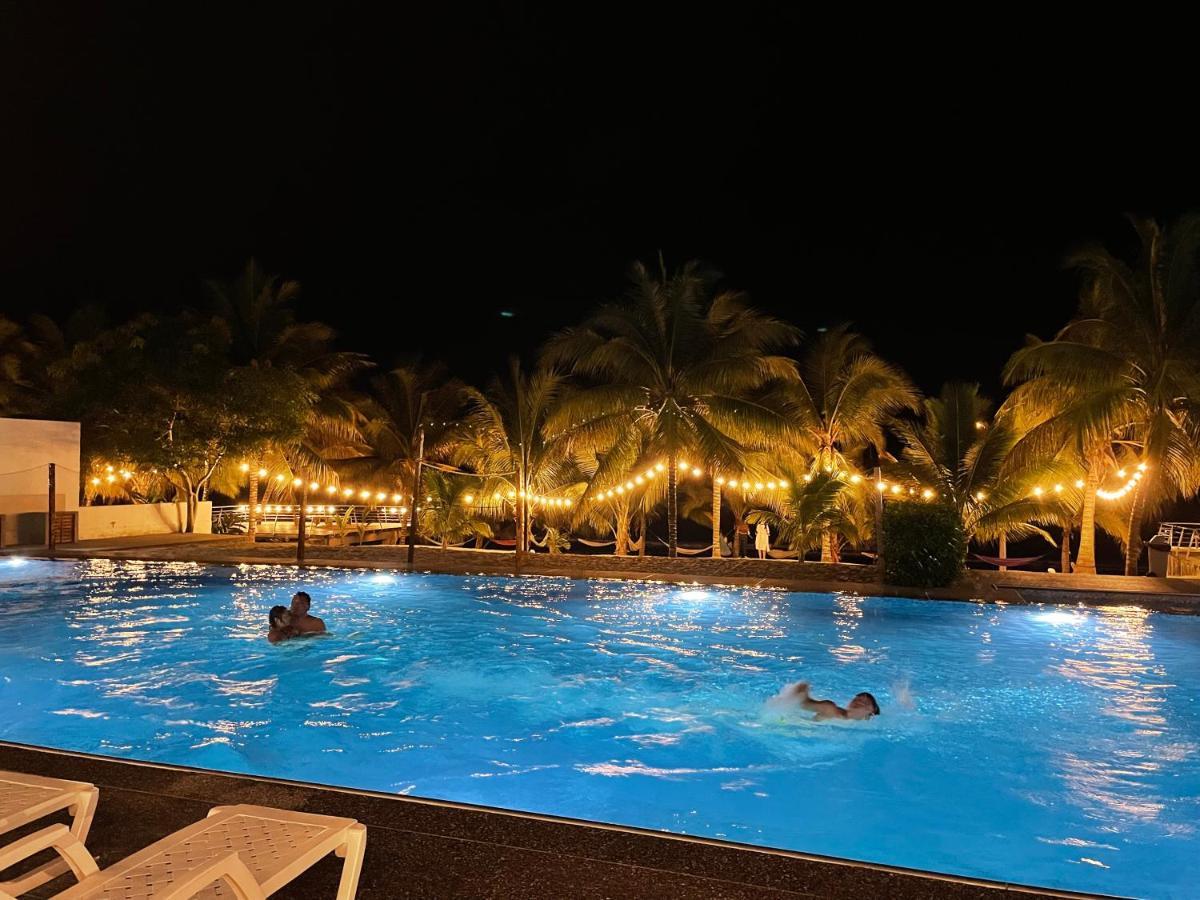 Resort Playa Azul Departamentos Frente Al Mar Tonsupa Extérieur photo
