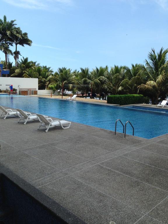 Resort Playa Azul Departamentos Frente Al Mar Tonsupa Extérieur photo